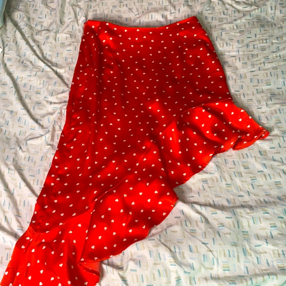 Red polka dot slanted skirt
